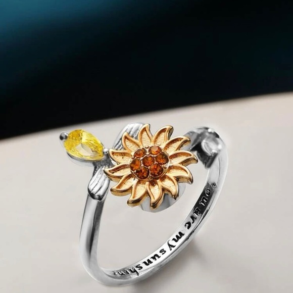 ❤️Sunflower Cuff Ring - Picture 3 of 7